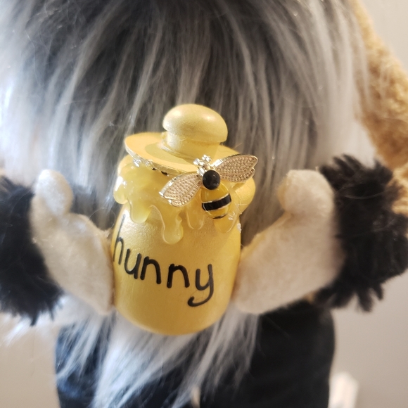 Bee Decor/ sunflower & bee gnome - Picture 5 of 13